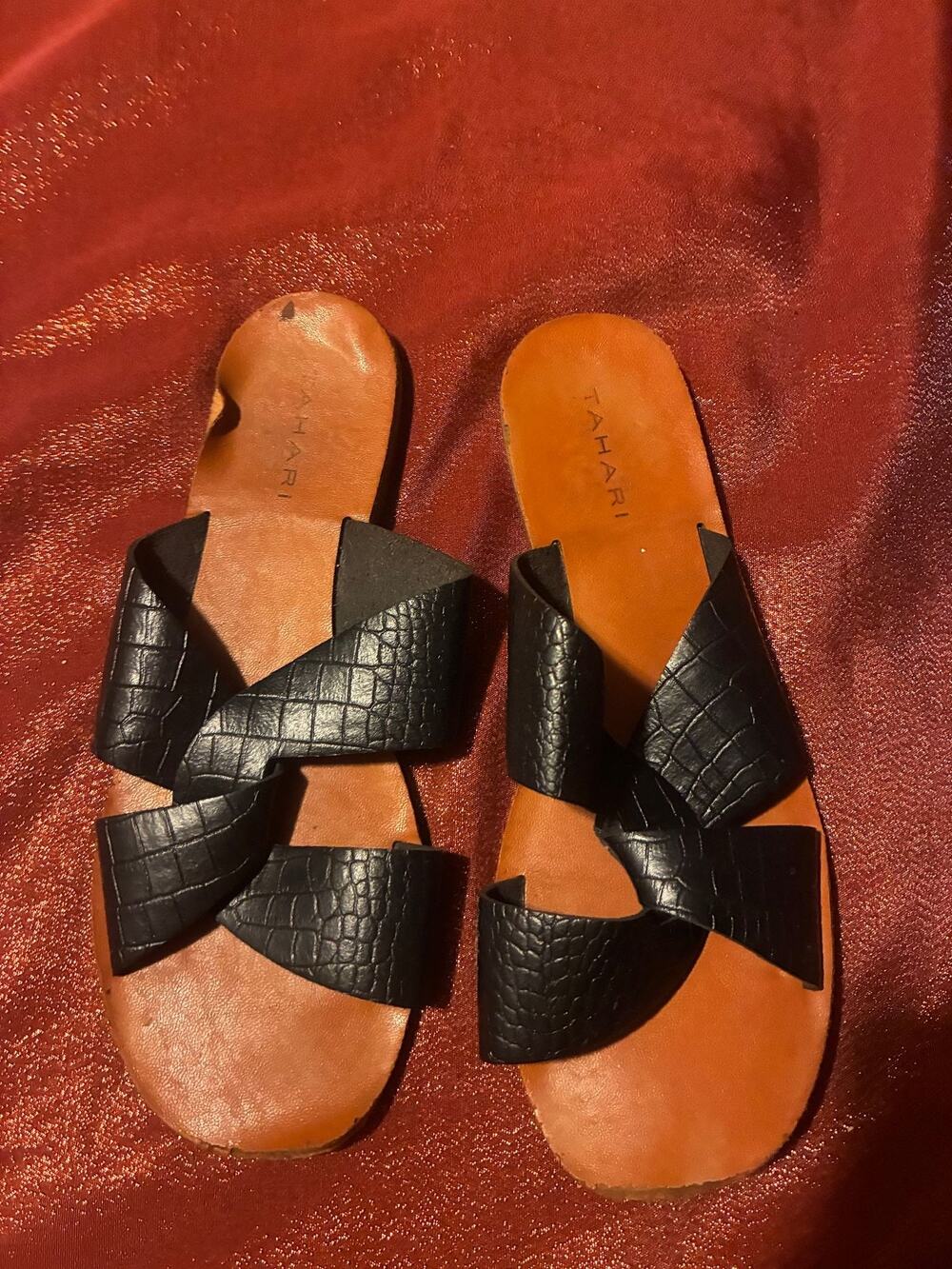 Tahari Sandals Womens Slide Flat Black Croc Embossed Straps Tan Insole Casual
